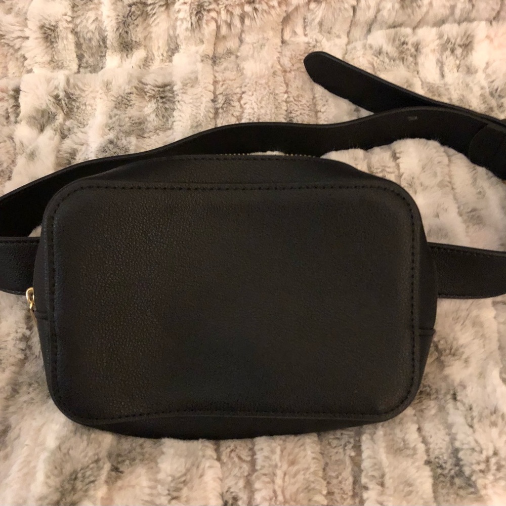 Ann Taylor Loft zip pouch black belt bag.